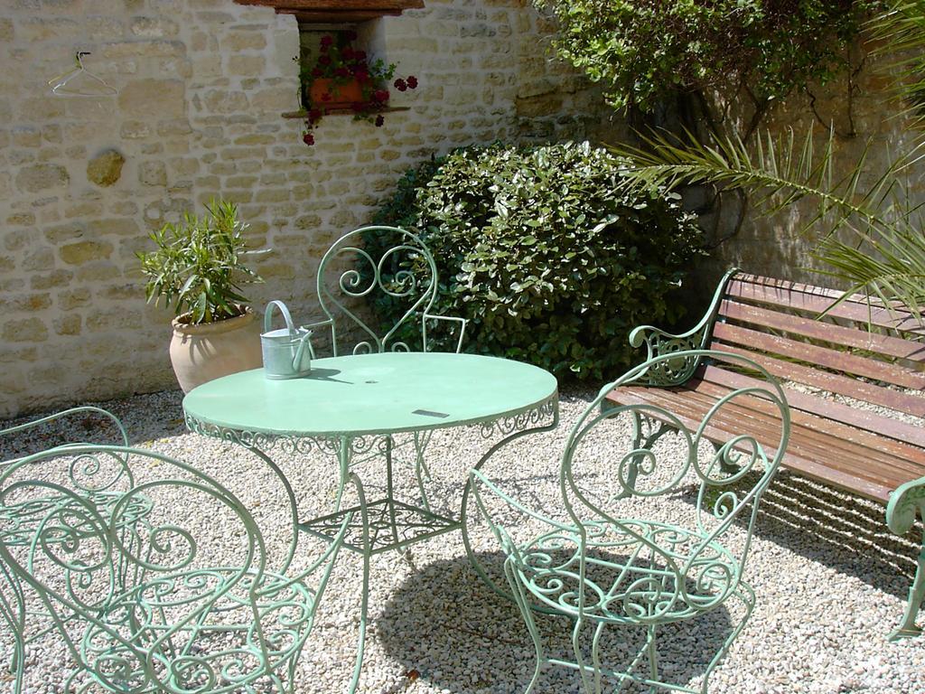 Les Jardins Saint Leonard Hotell Thairé Exteriör bild